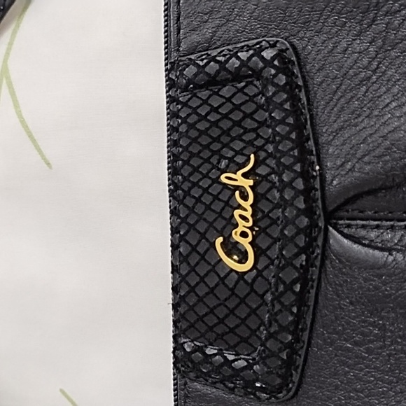 COACH Ashley/ LeatherLarge Wristlet *EXCELLENT CONDITION* N. F48103 - Picture 2 of 6